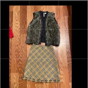 ⚡️Bundle N Save ⚡️GIRLS FUR VEST N PLAID SKIRT